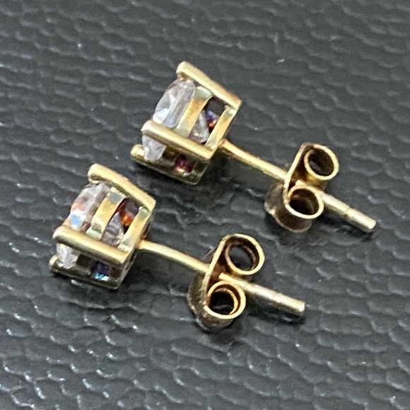 HAUTE JEWELS 925 Sterling Silver Gold Vermeil Solitaire Stud 4mm Earrings 1.8g - Picture 10 of 16